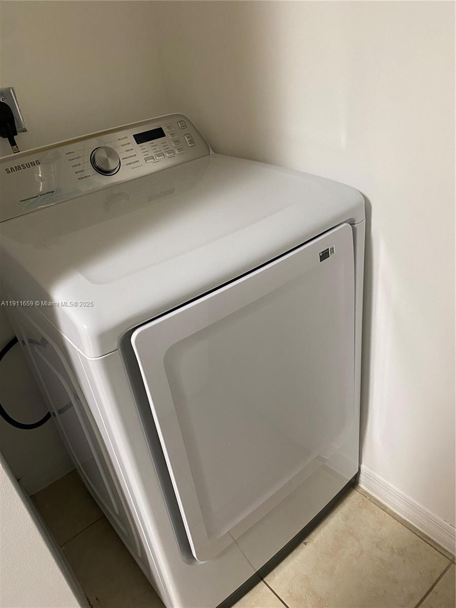 PEMBROKE CAY CONDO - Residential Lease