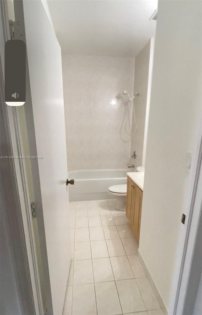 PEMBROKE CAY CONDO - Residential Lease