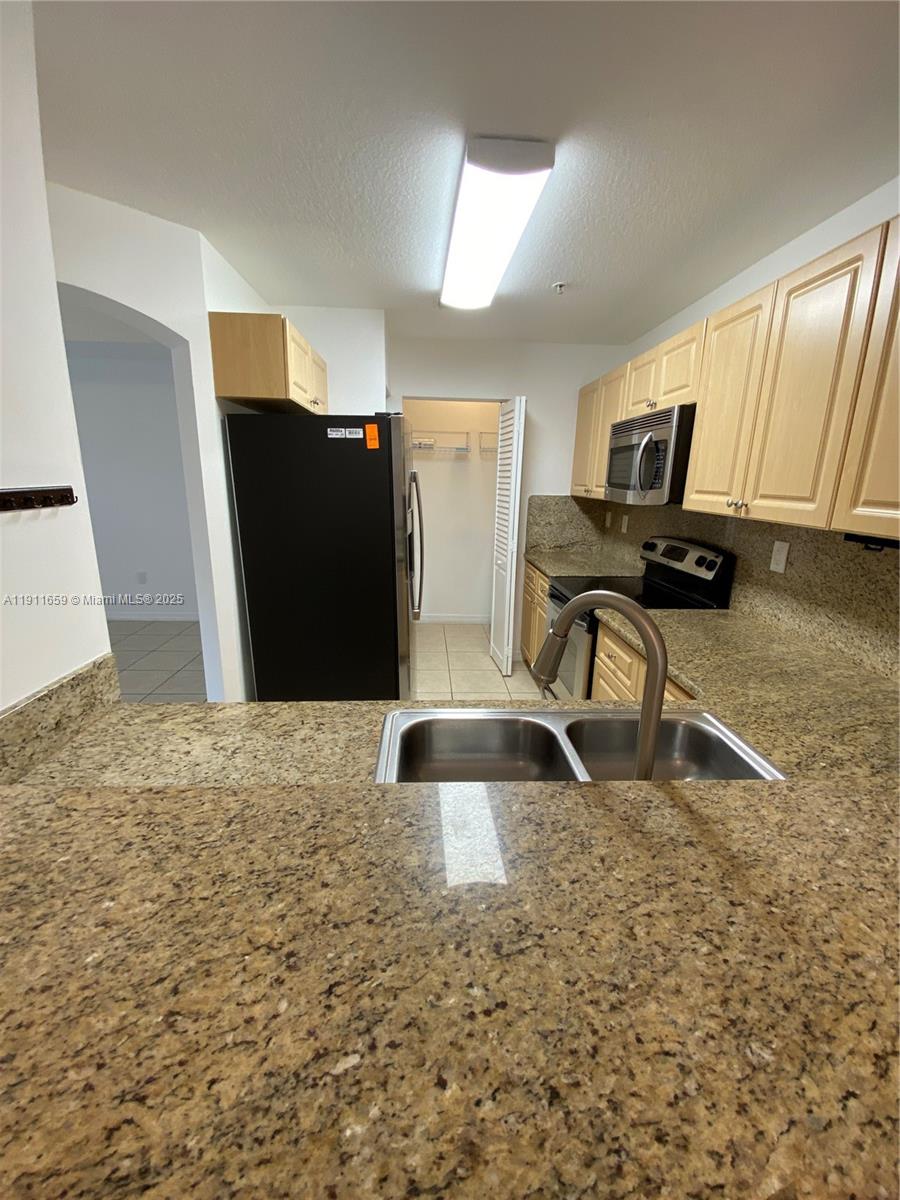 PEMBROKE CAY CONDO - Residential Lease