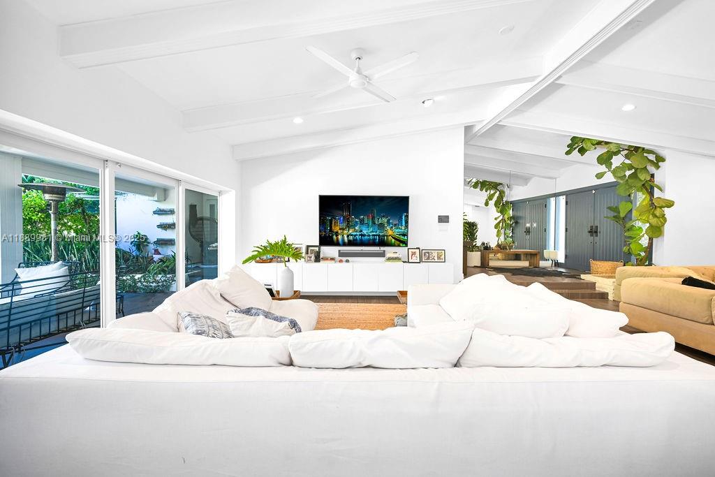 OLD CUTLER VILLAS - Residential