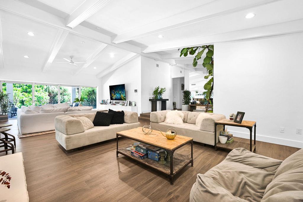 OLD CUTLER VILLAS - Residential