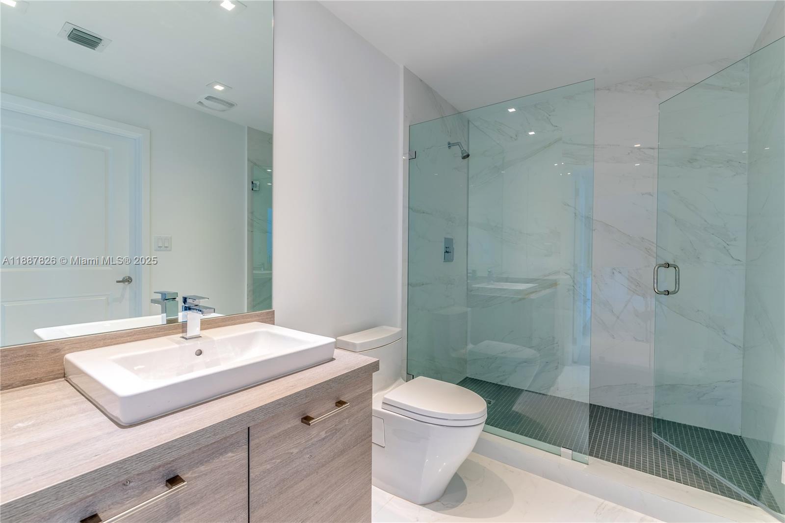 400 SUNNY ISLES CONDO EAST - Residential Lease