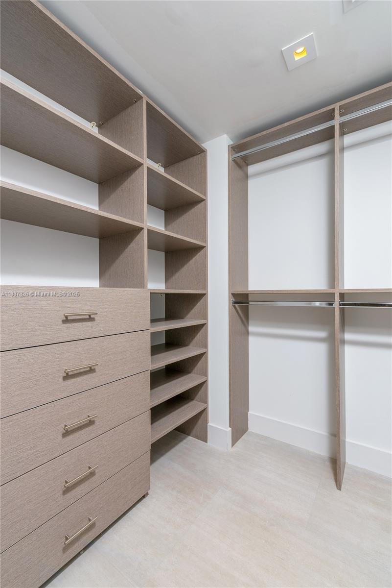 400 SUNNY ISLES CONDO EAST - Residential Lease
