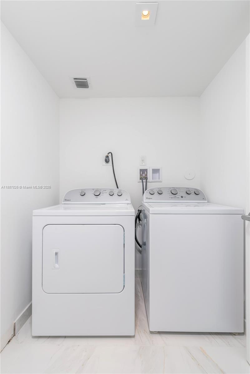 400 SUNNY ISLES CONDO EAST - Residential Lease