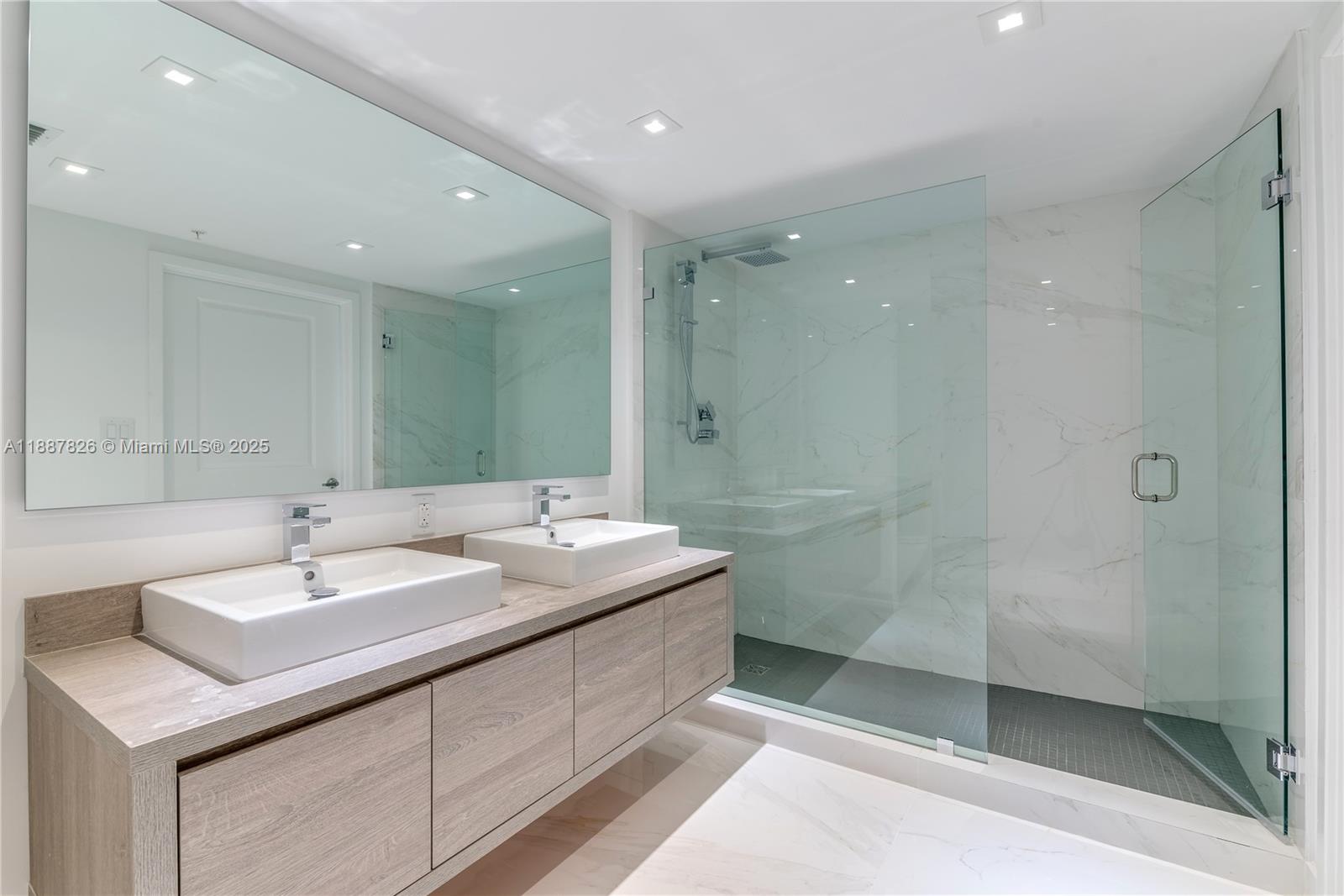 400 SUNNY ISLES CONDO EAST - Residential Lease