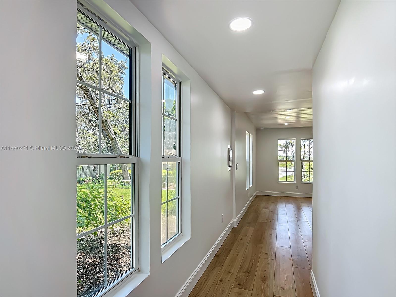 LAKE SHORE - Residential