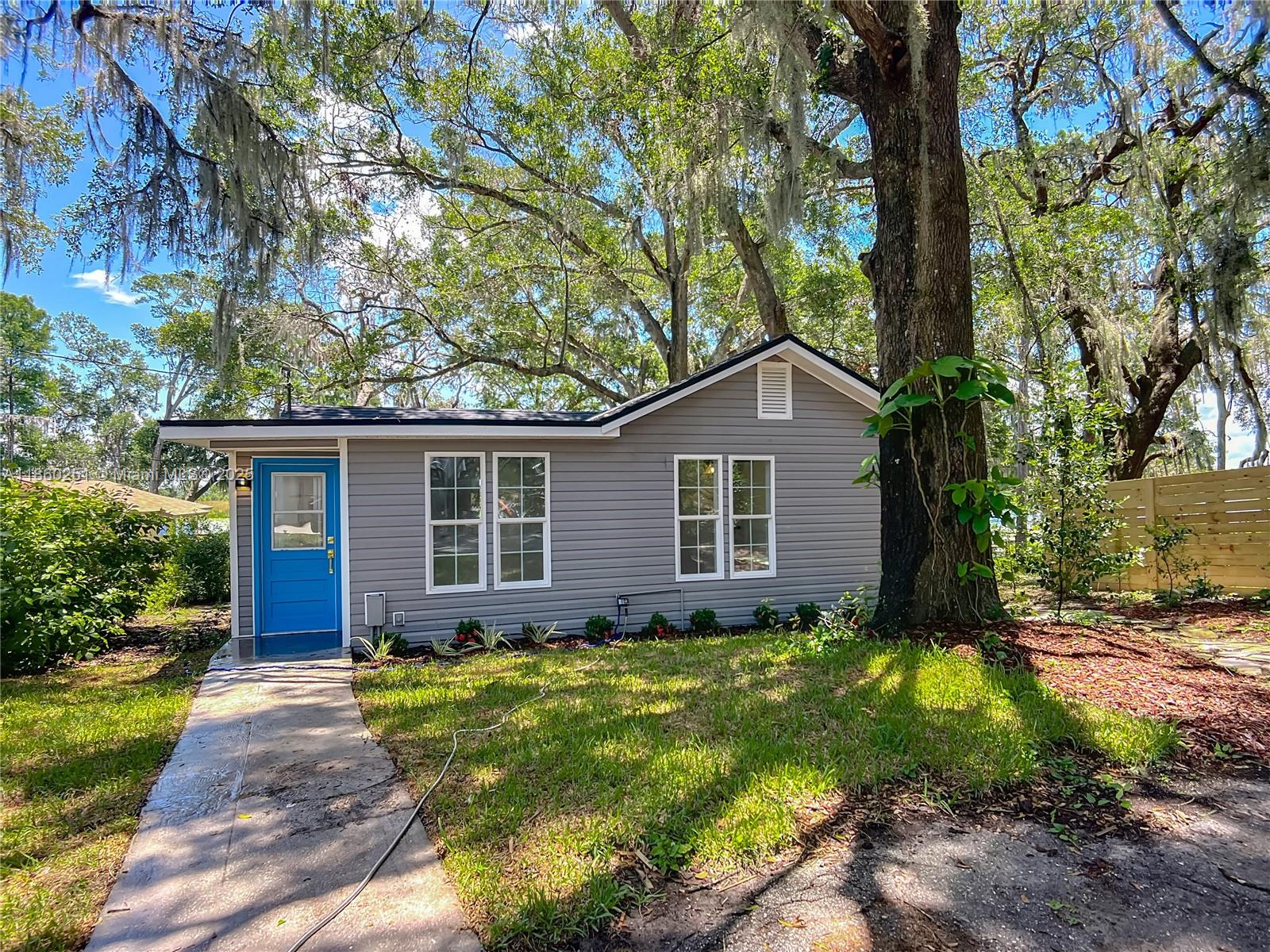 8781 S LAKESHORE DR FLORAL CITY