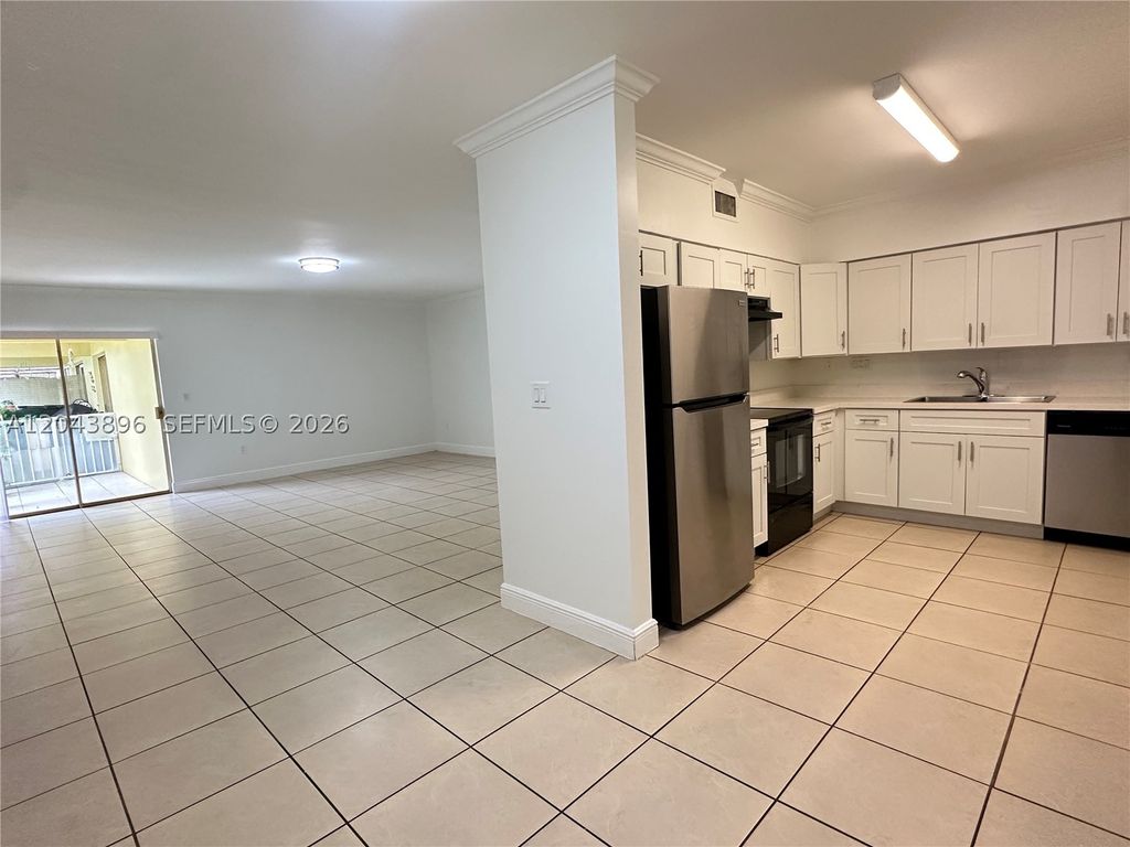 Photo of 2536 Van Buren St #5A, Hollywood, FL 33020 (MLS # A12043896)