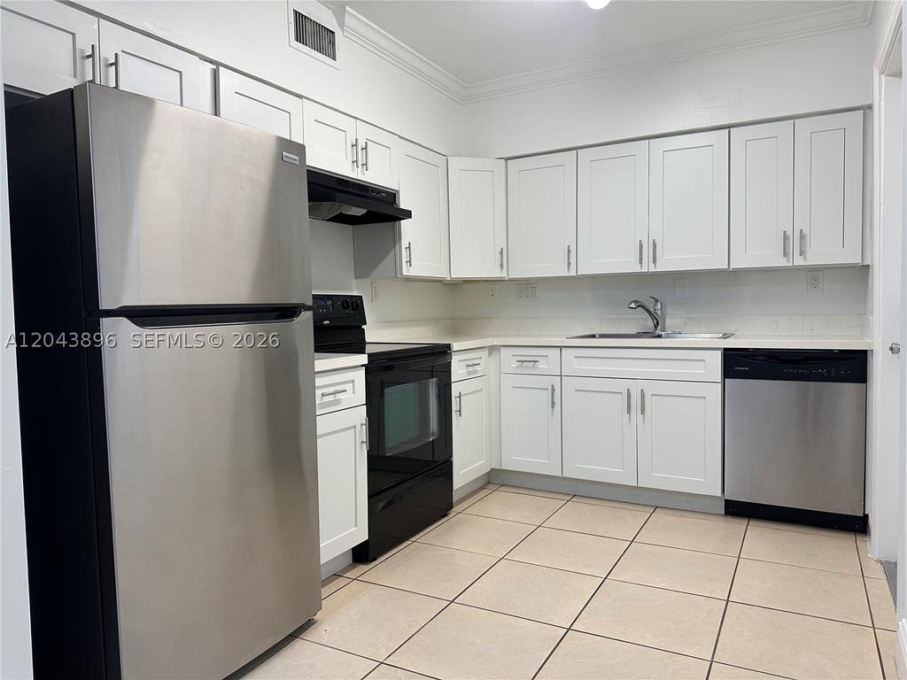Photo of 2536 Van Buren St #5A, Hollywood, FL 33020 (MLS # A12043896)