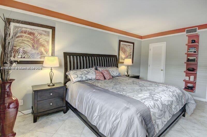 POMPANO PLACE CONDO - Residential Lease