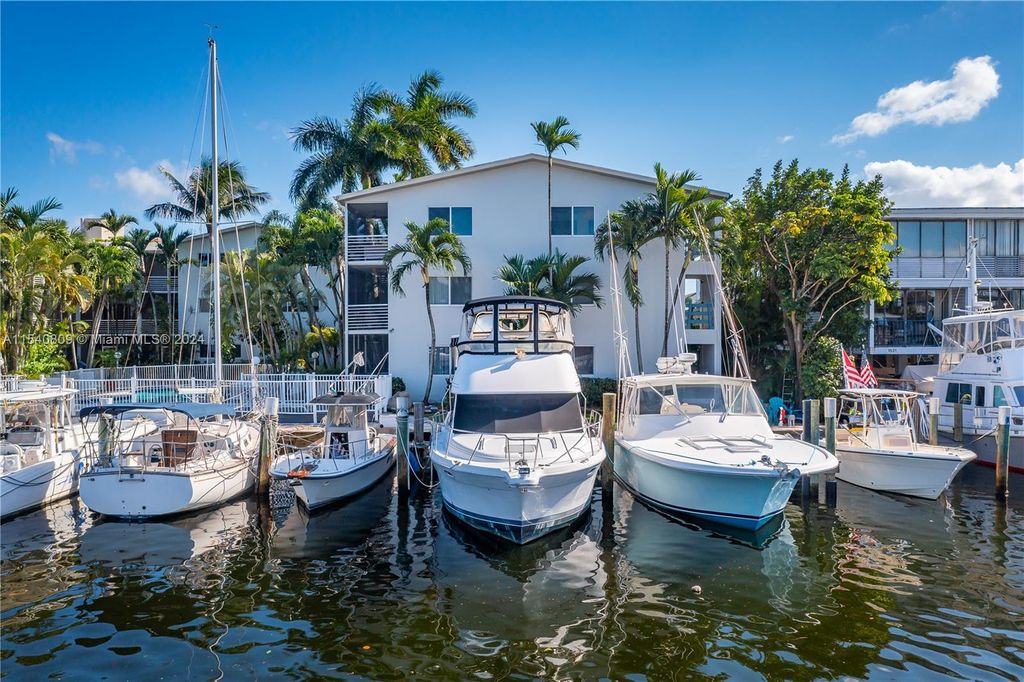 Photo of 1535 SE 15th St #309, Fort Lauderdale, FL 33316 (MLS # A11540809)