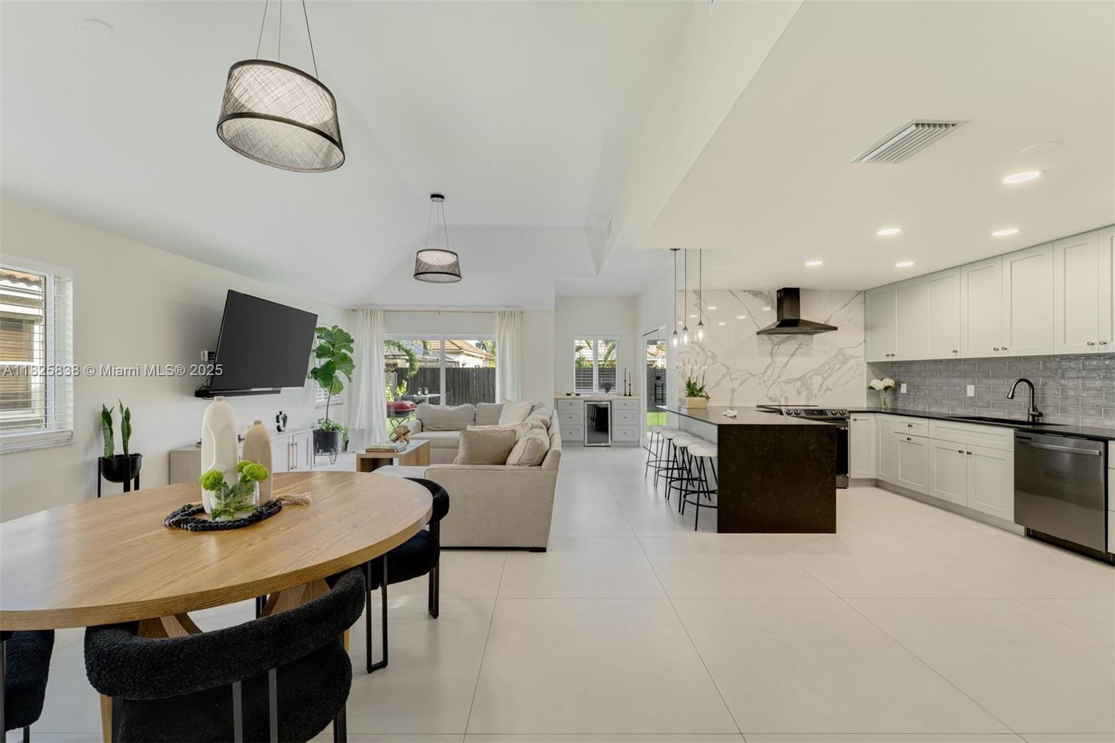 9248 Magnolia Ct