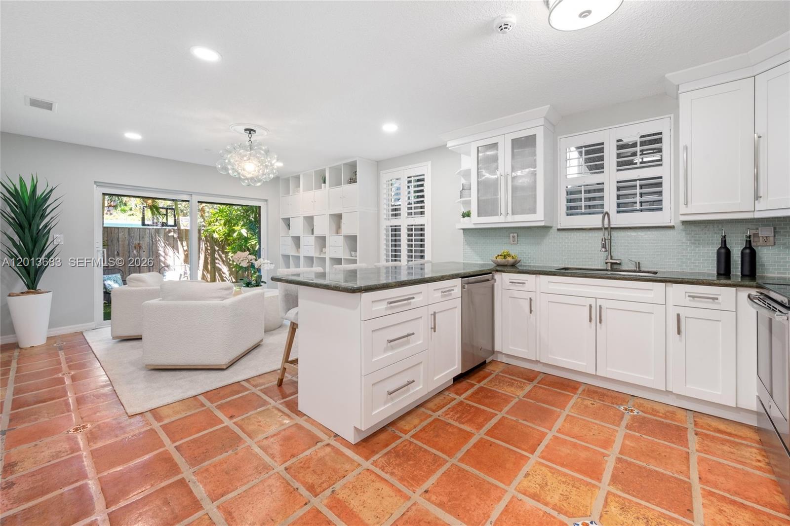 TANGERINE SUB - Residential Lease
