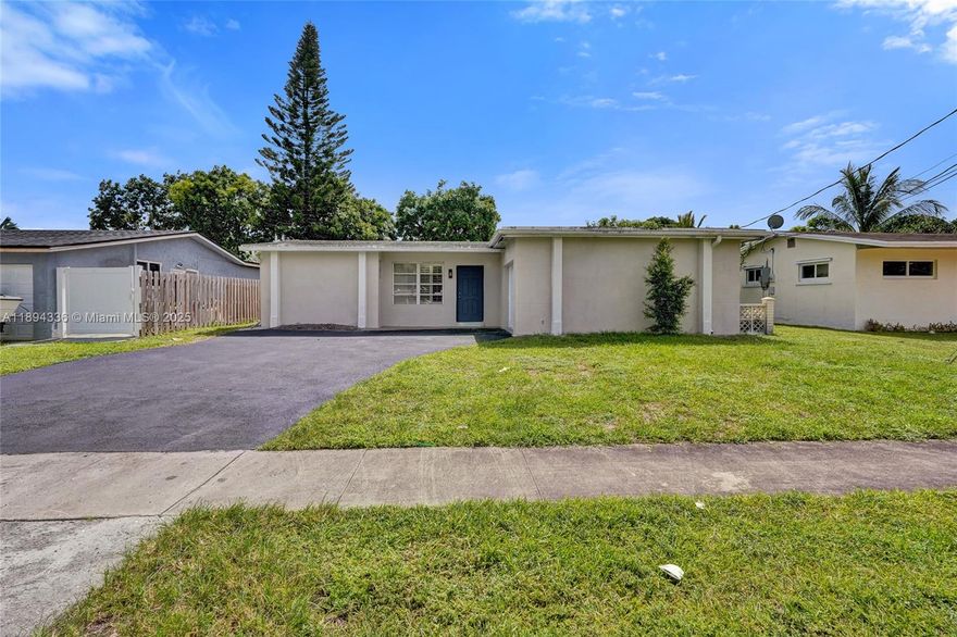 Beautiful 3/2 + 1 Car Garage in the Heart Of Sunrise!! stainless steel appliances, lots of natural light, spacious floor plan, freshly painted inside out. Fenced in yard with relaxing canal view, washer and dryer in garage, BRAND NEW ROOF (will be installed prior to closing, good A/C, NO HOA!!. Centrally located near many shopping and restaurant options, easy freeway access. Send highest and best offer, along with POF.