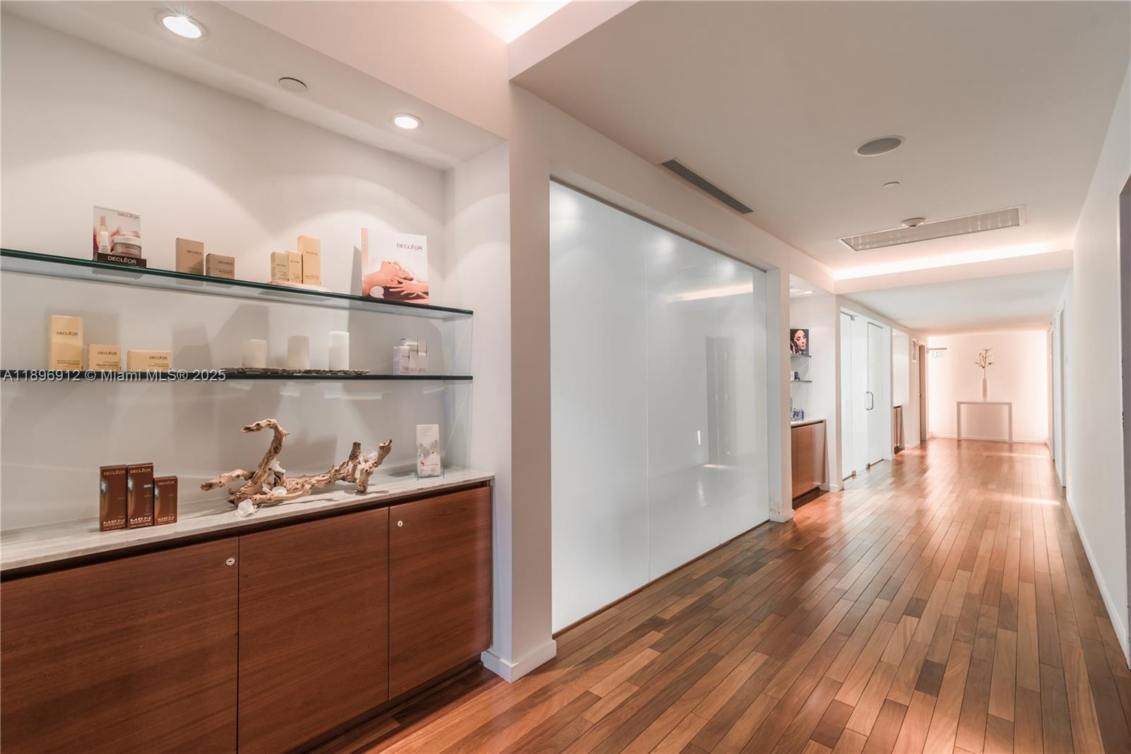 TEN MUSEUM PK RESIDENTIAL - Residential