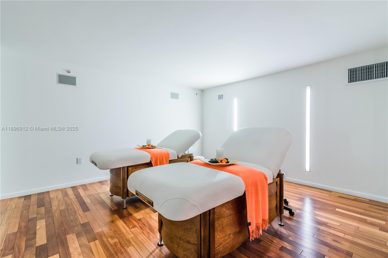 TEN MUSEUM PK RESIDENTIAL - Residential