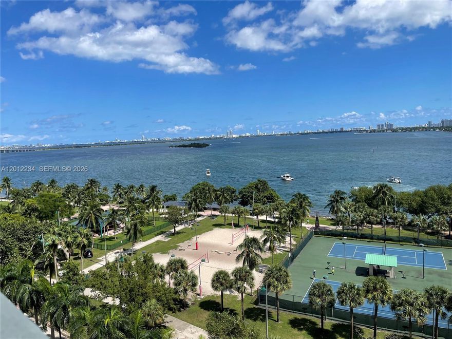 vGORGEOUS 34th FLOOR BAY VIEW UNIT . Across from waterfront Margaret Pace Park and Close to Kaseya Center, Theater, Concerts, Opera & Walking Distance to Restaurants, Grocery Stores & Shopping. Building located minutes from Midtown, Brickell,South Beach, Miami International Airport.