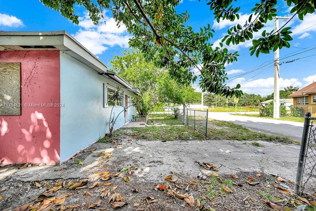 2100 NW 76th St