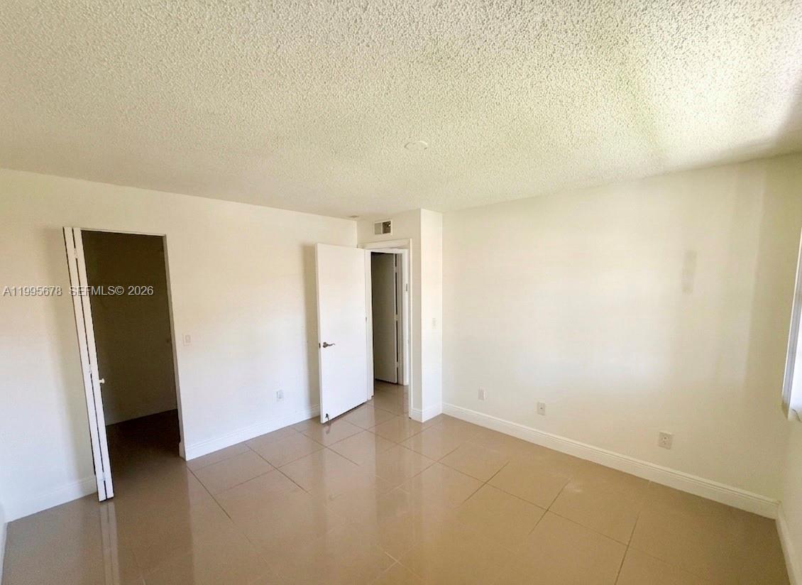 ROYAL POINCIANA CONDO - Residential Lease