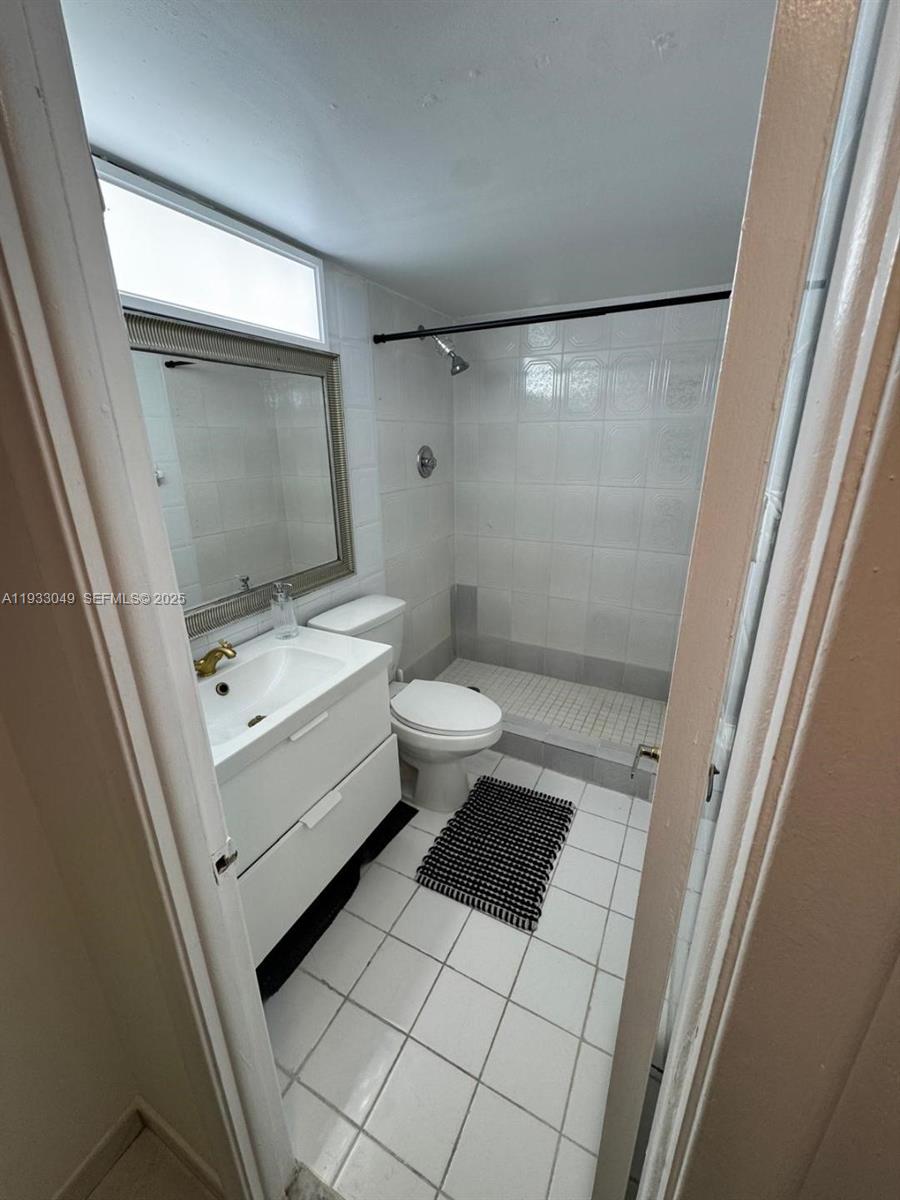 ROYAL EMBASSY CONDO - Residential Lease