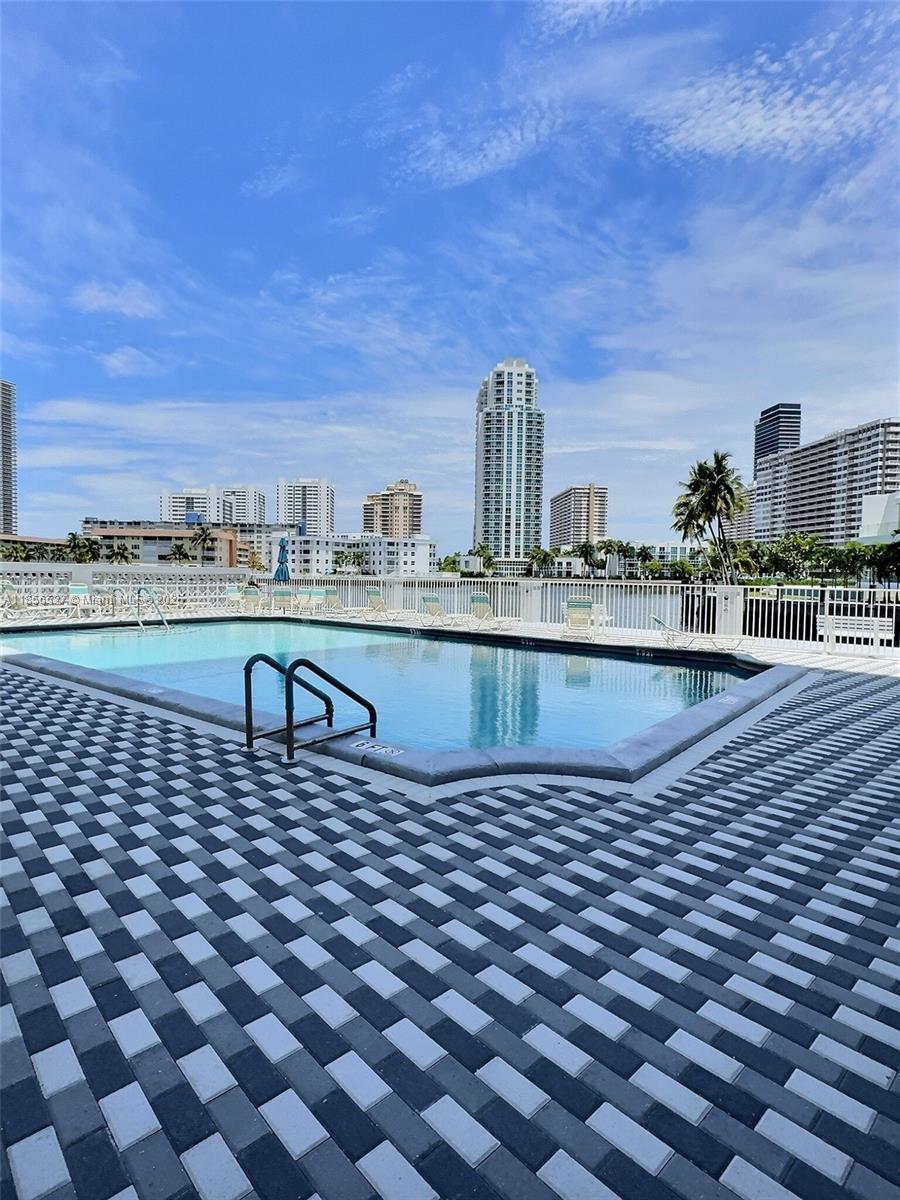 GOLDEN SURF TOWERS CONDO - Residential