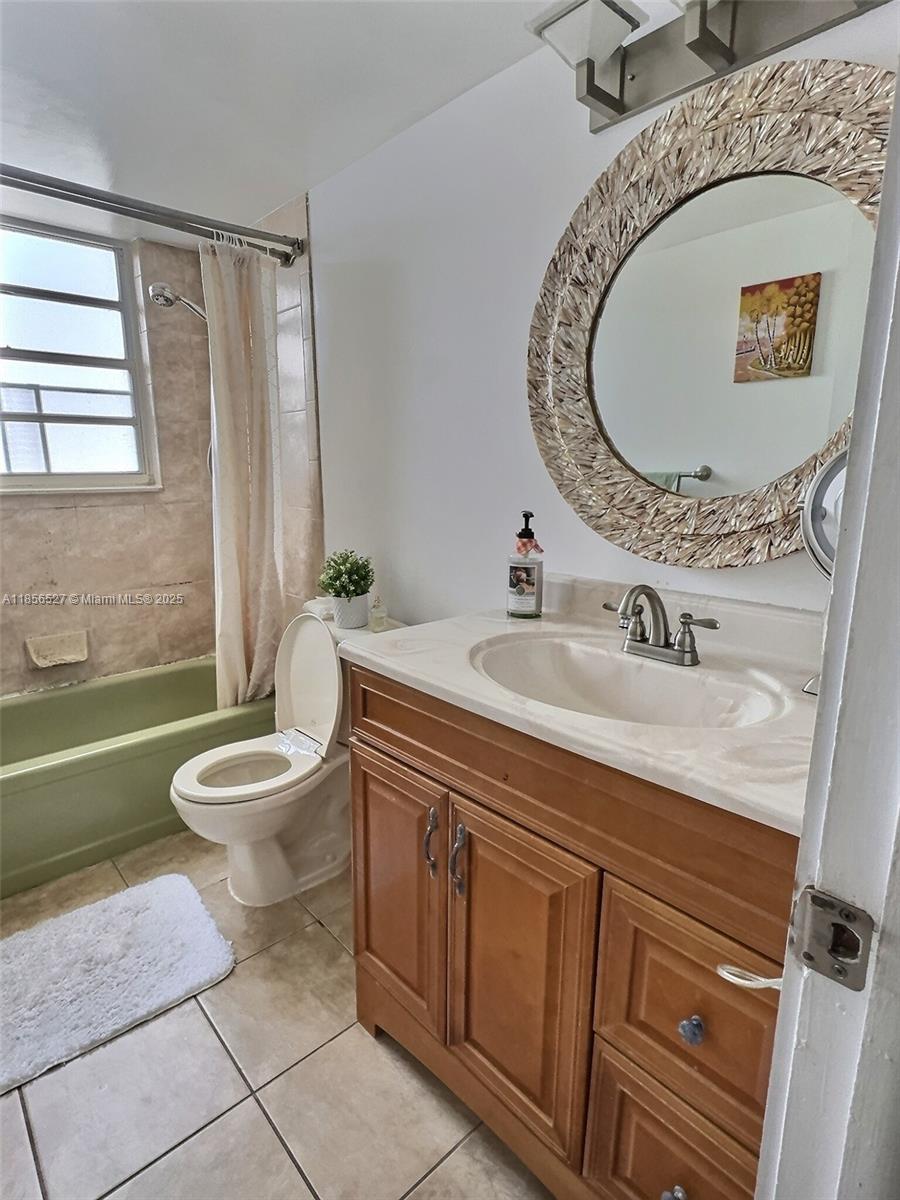 GOLDEN SURF TOWERS CONDO - Residential