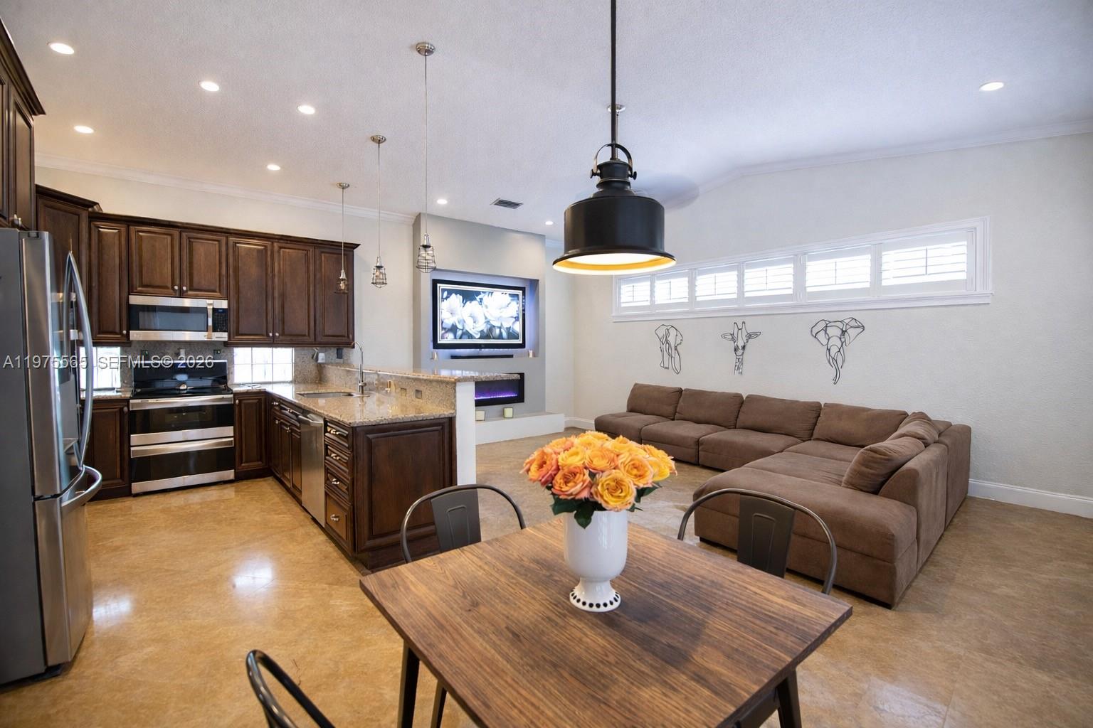 SUNFLOWER AT THE HAMMOCKS - Residential