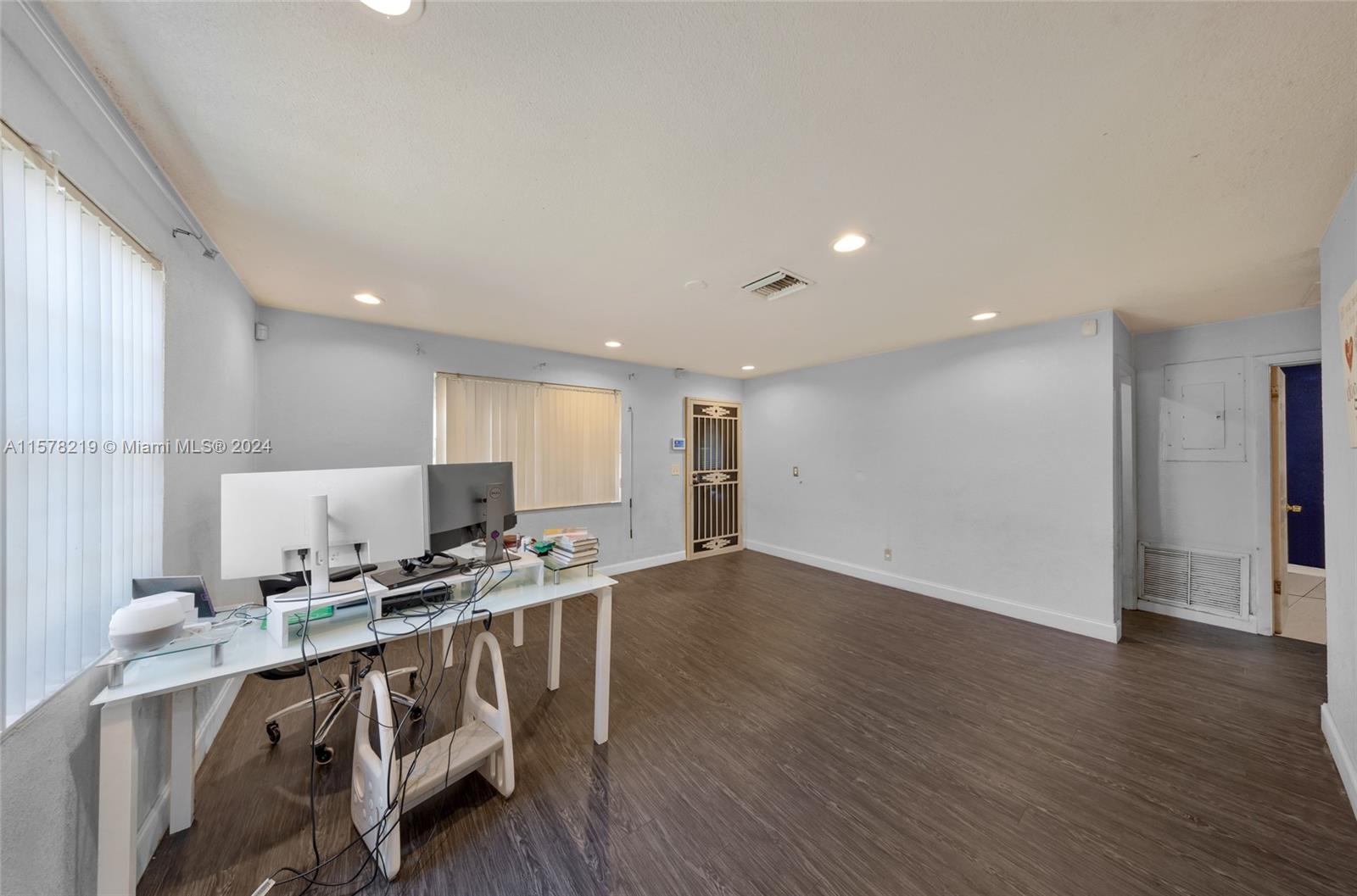 COLLEGE TRACT 2ND ADD - Residential