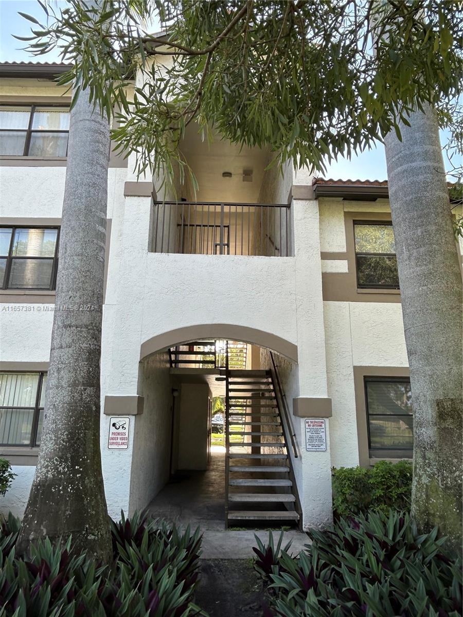 HOLLYWOOD PARC CONDOMINIU - Residential