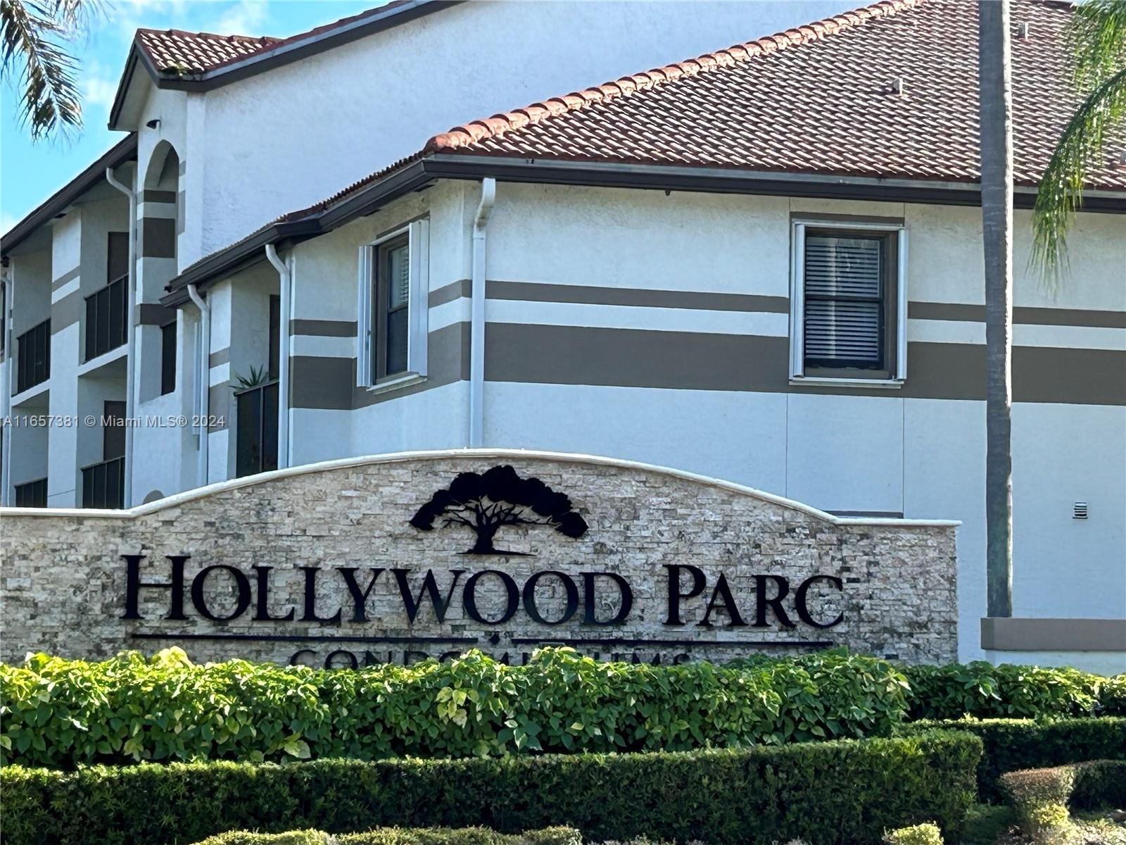 HOLLYWOOD PARC CONDOMINIU - Residential