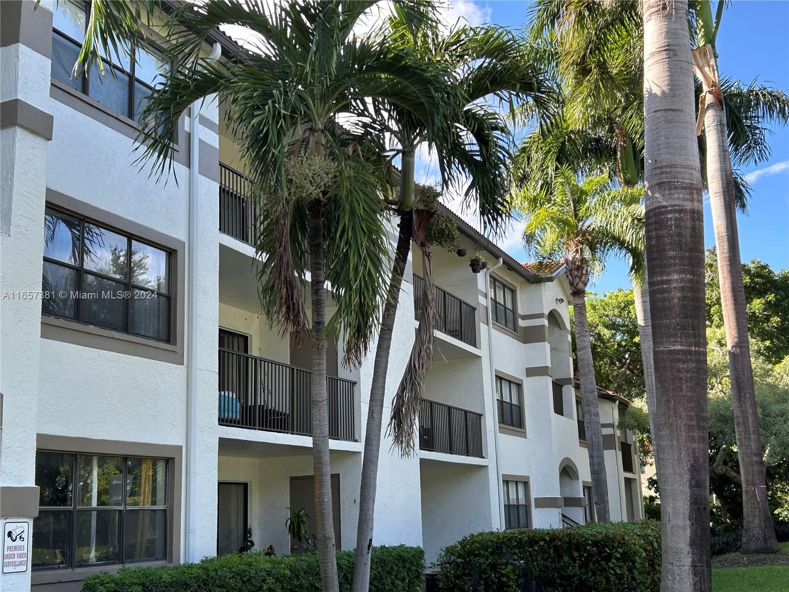 HOLLYWOOD PARC CONDOMINIU - Residential