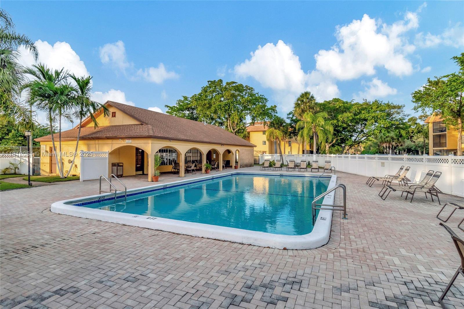 CASA DEL RIO CONDO - Residential Lease
