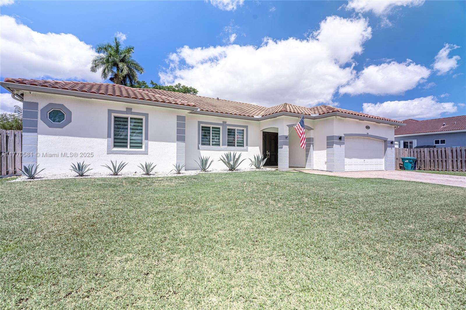 OLD COUNTRY ROAD ESTATES - Residential