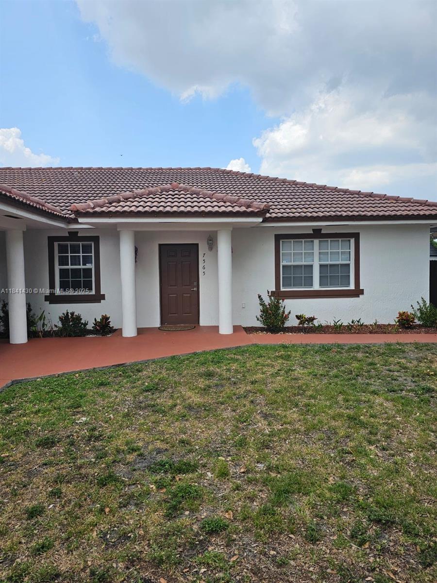 7565 N Augusta Dr 7565