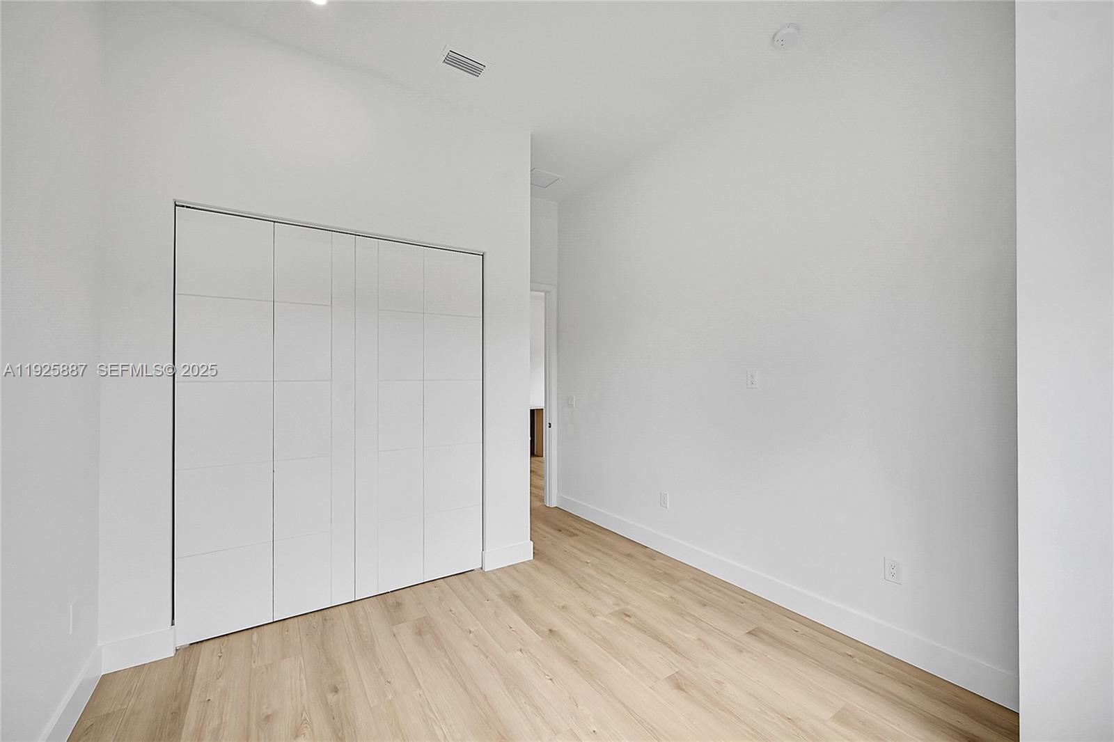 PINE TREE PARK - Residential Lease