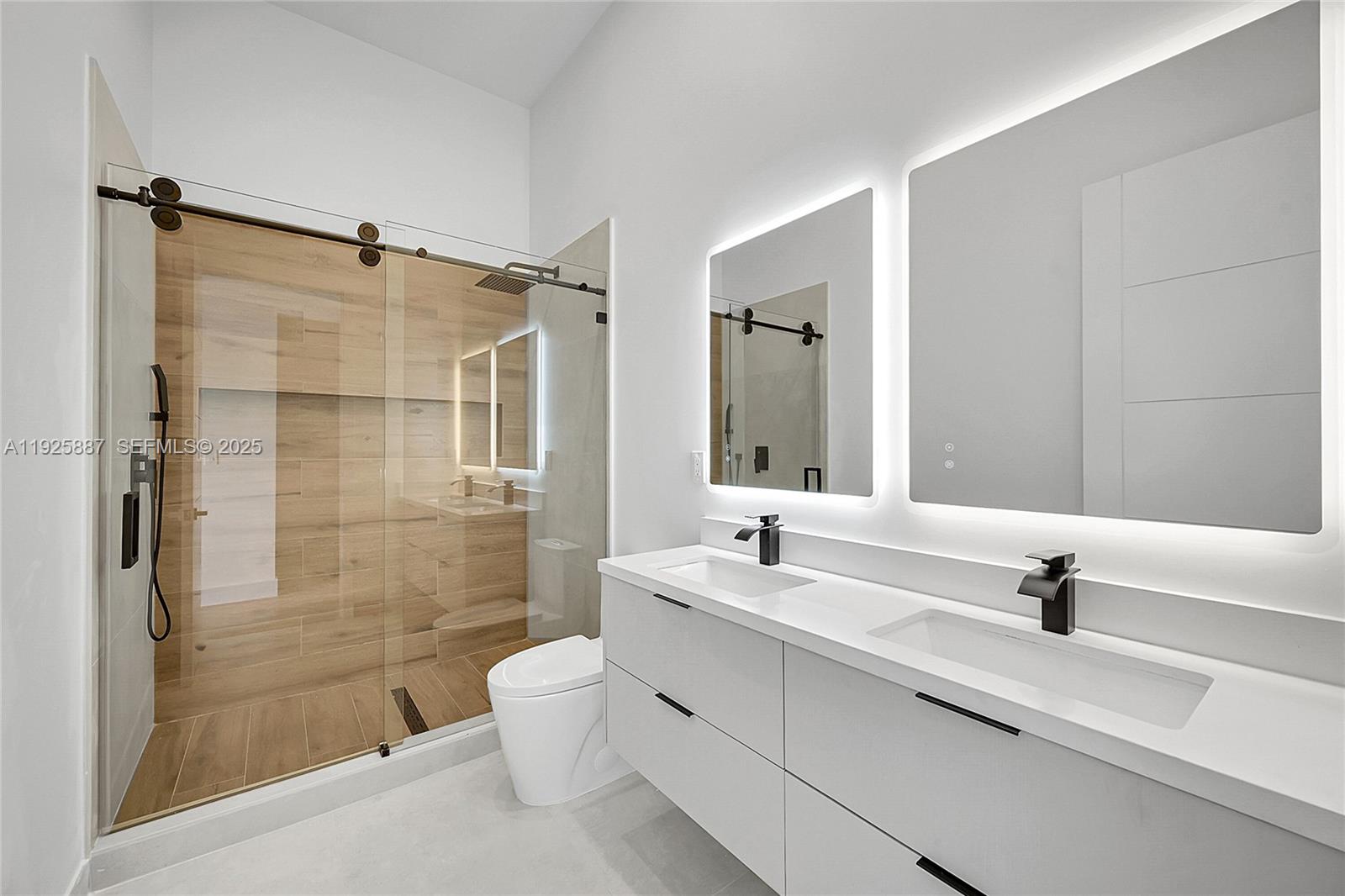 PINE TREE PARK - Residential Lease