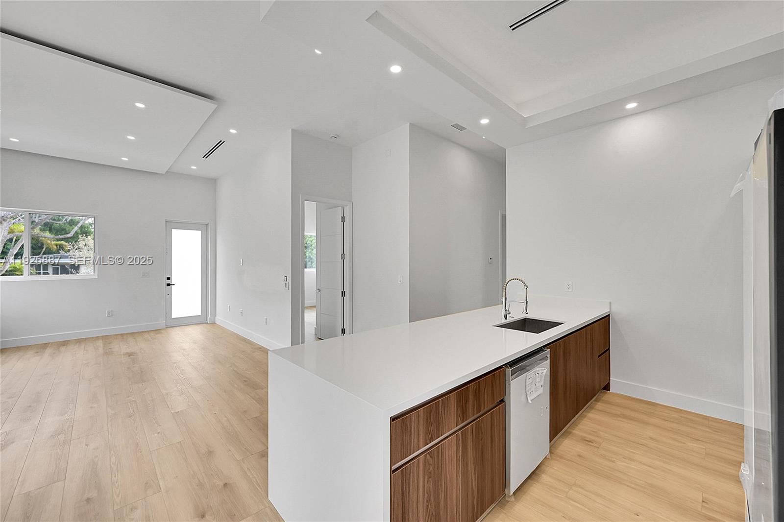 PINE TREE PARK - Residential Lease