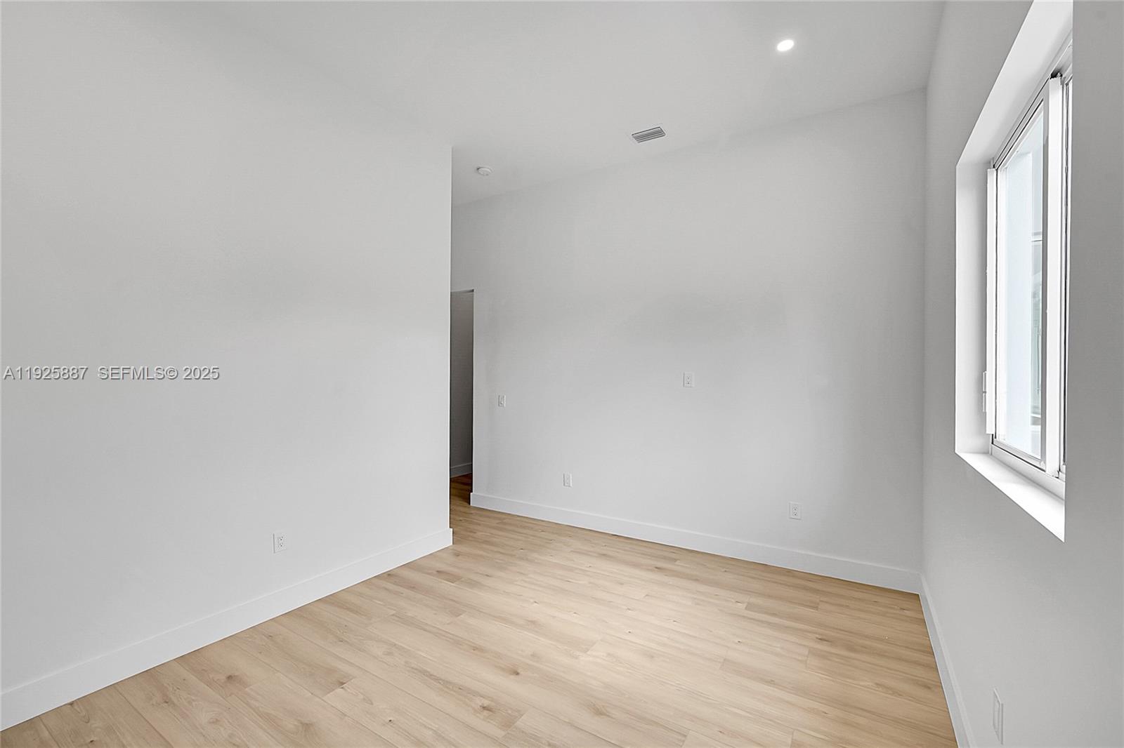 PINE TREE PARK - Residential Lease