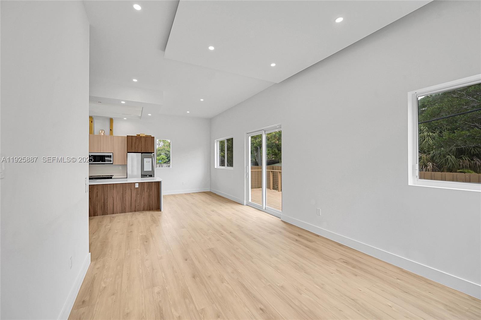 PINE TREE PARK - Residential Lease