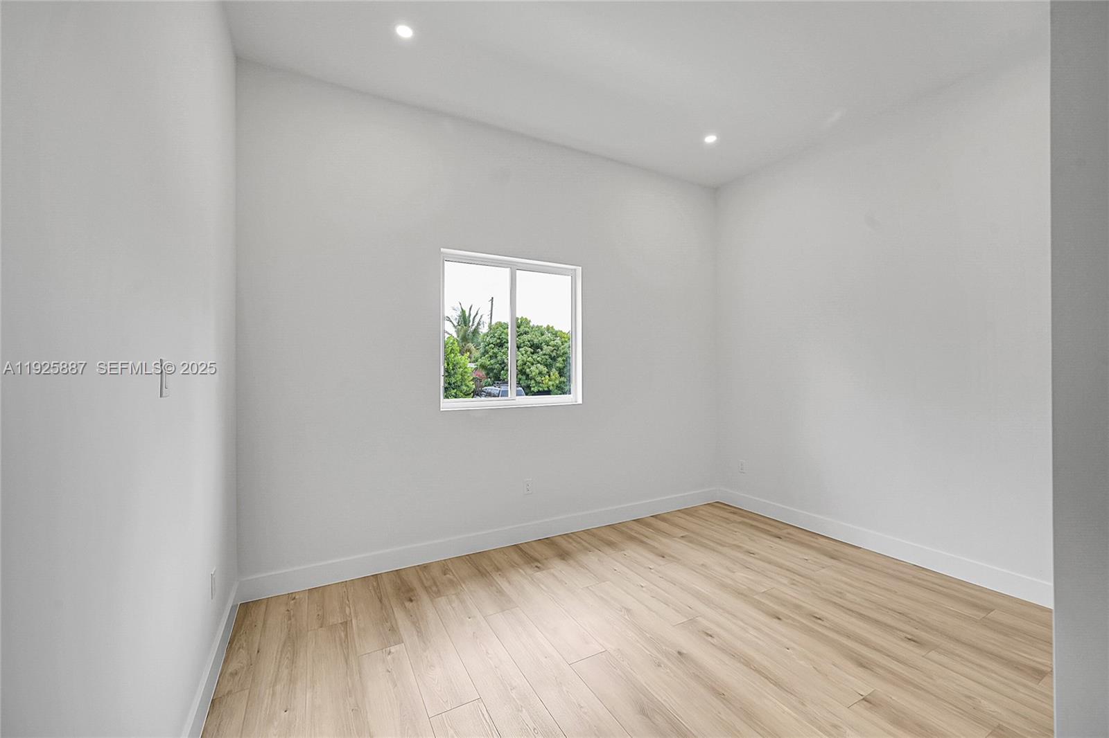 PINE TREE PARK - Residential Lease