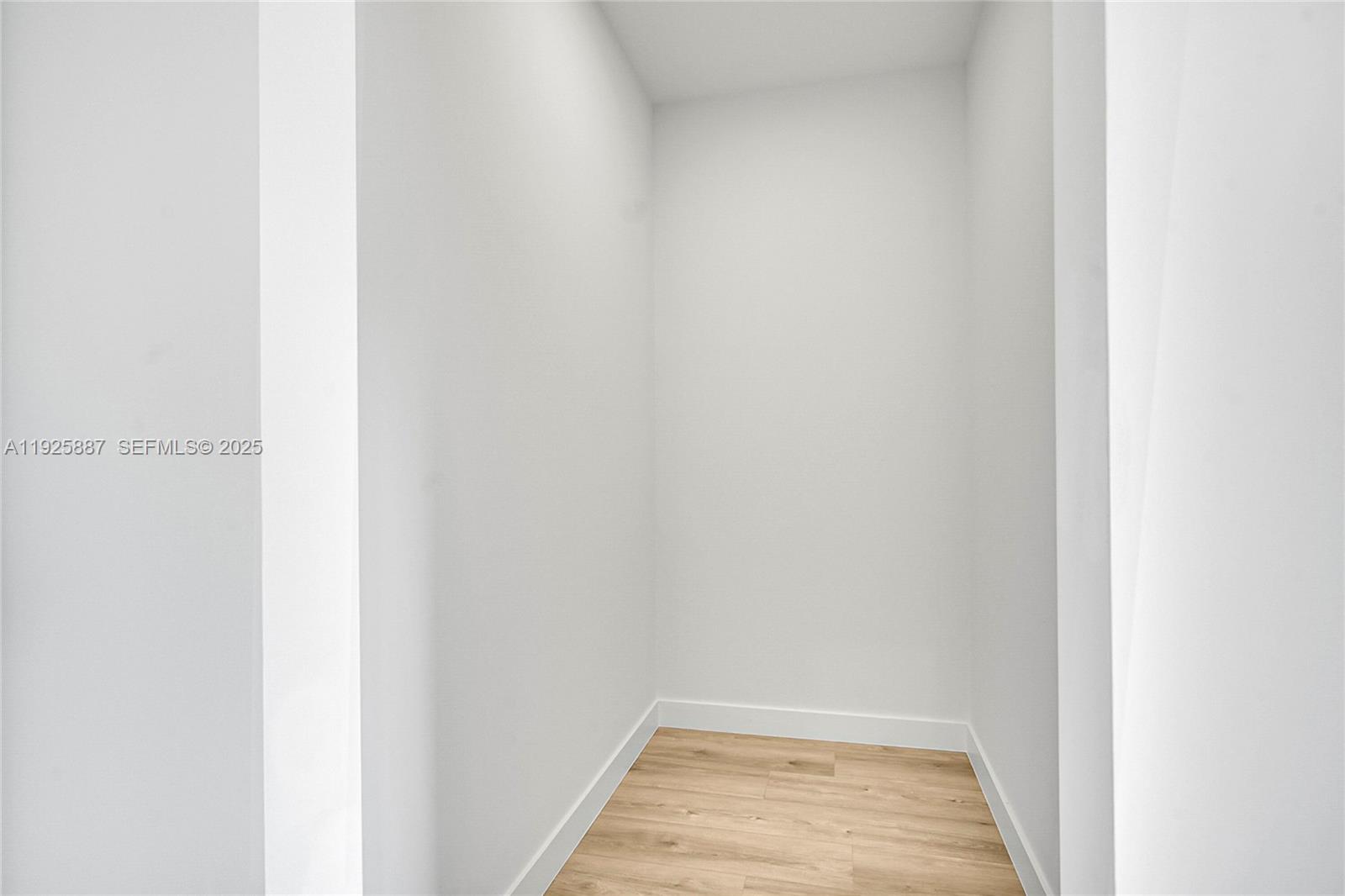 PINE TREE PARK - Residential Lease