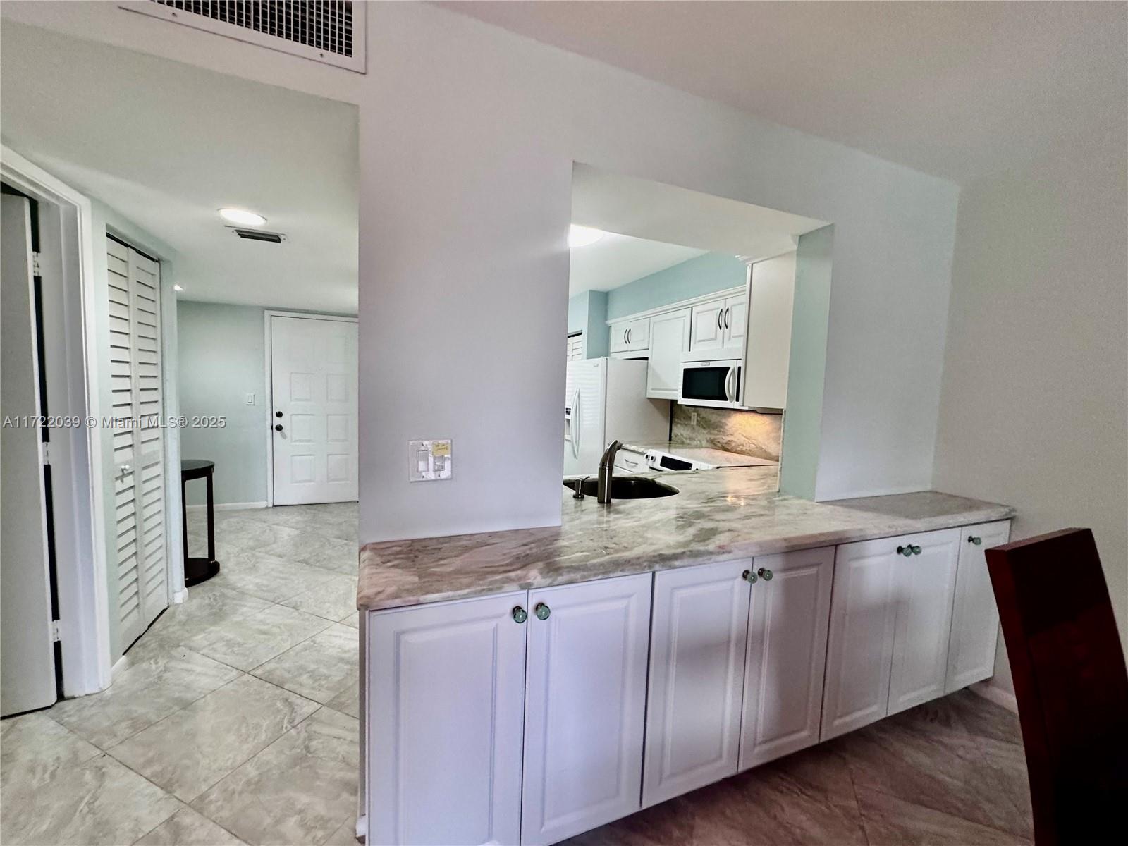 HUNTINGTON LAKES SEC FIVE - Residential