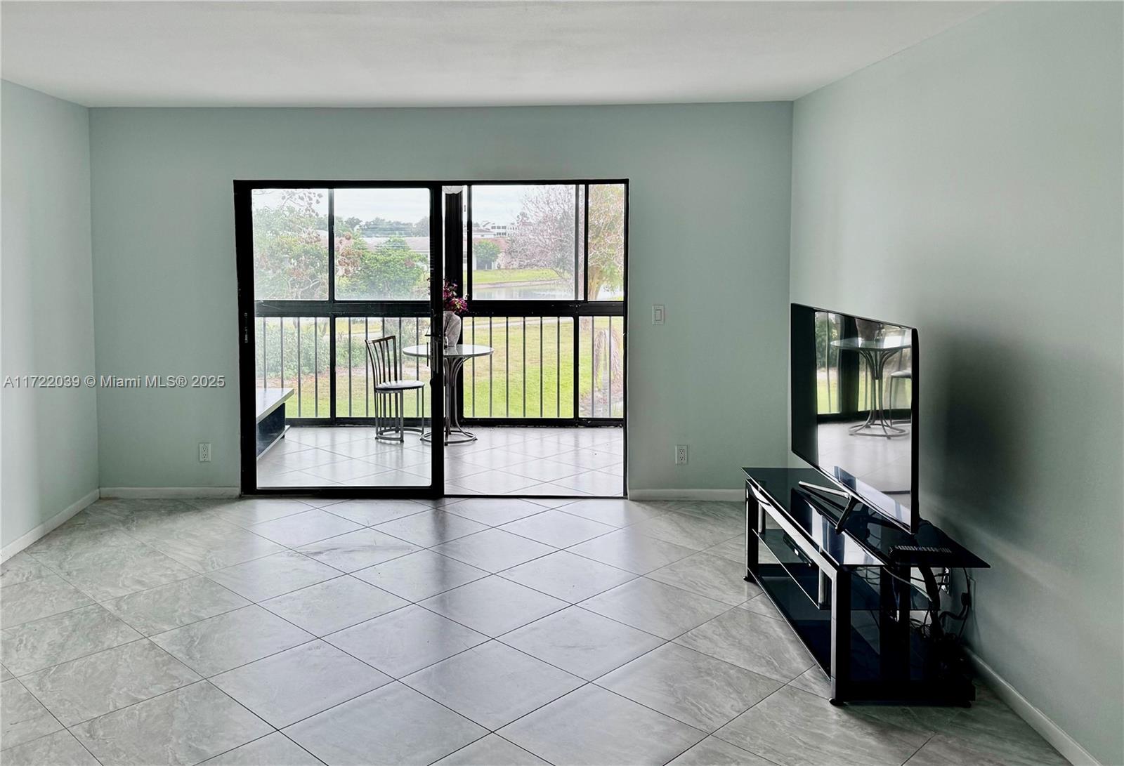 HUNTINGTON LAKES SEC FIVE - Residential
