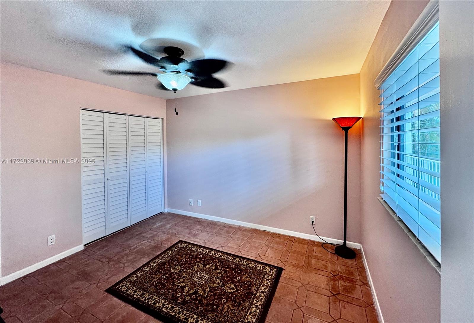 HUNTINGTON LAKES SEC FIVE - Residential