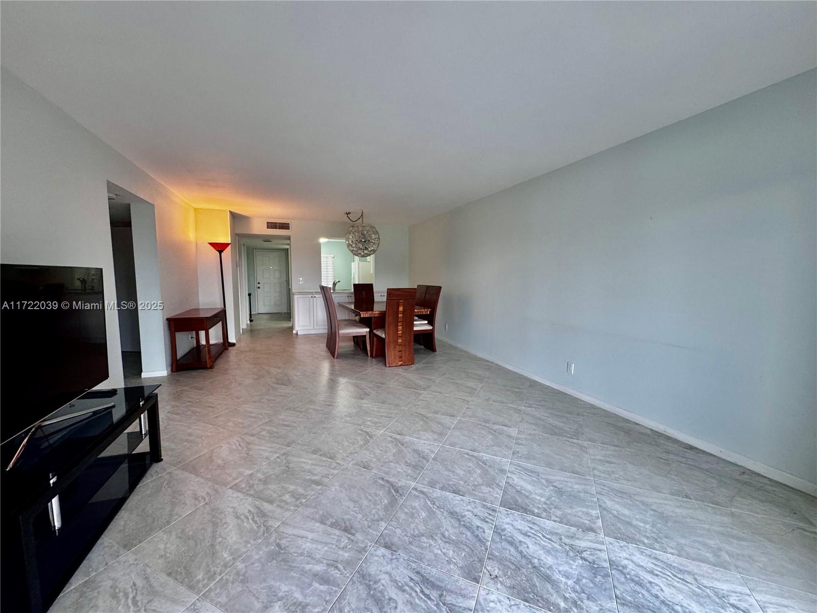 HUNTINGTON LAKES SEC FIVE - Residential