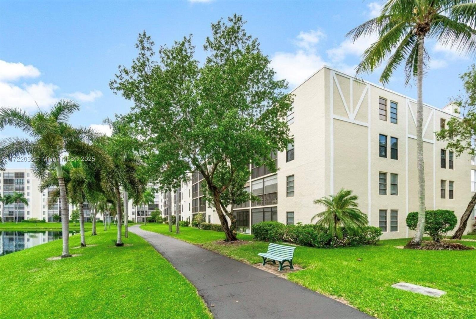 HUNTINGTON LAKES SEC FIVE - Residential