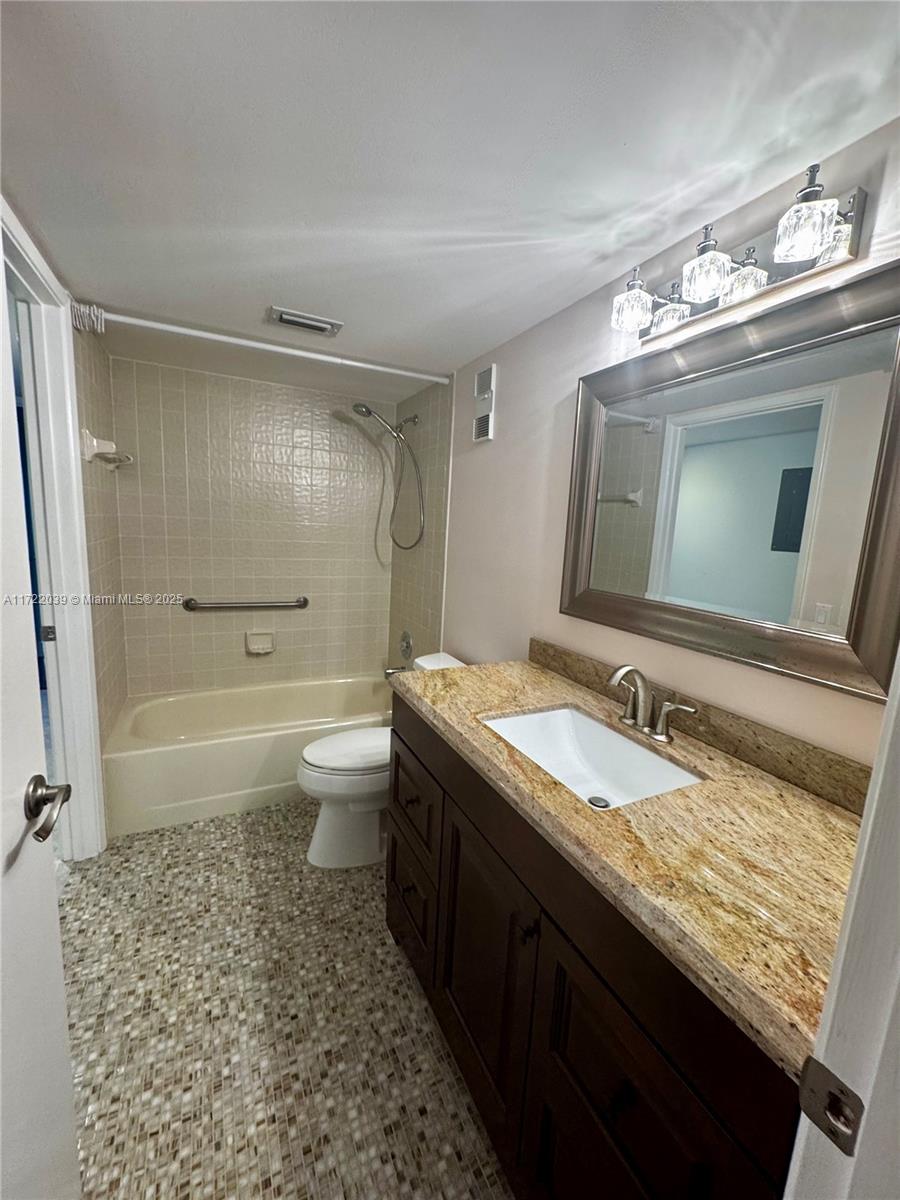 HUNTINGTON LAKES SEC FIVE - Residential