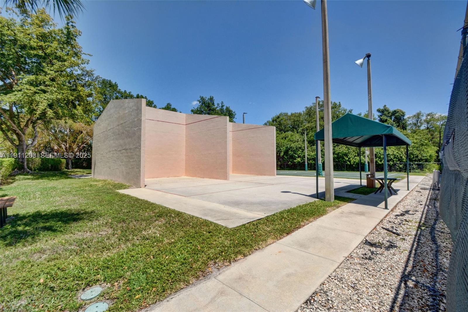 BAYWOOD VILLAGE III-A CON - Residential