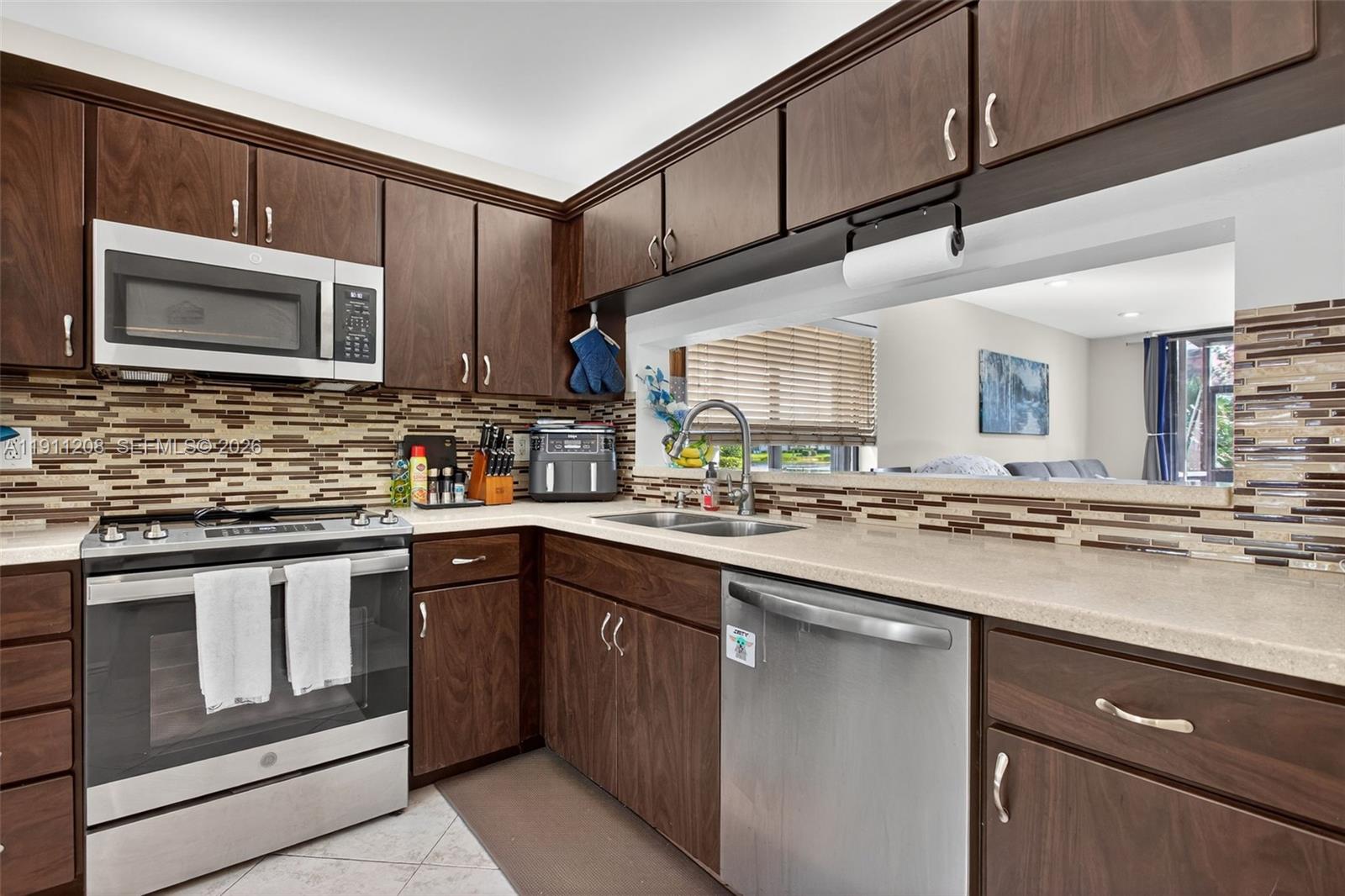 BAYWOOD VILLAGE III-A CON - Residential