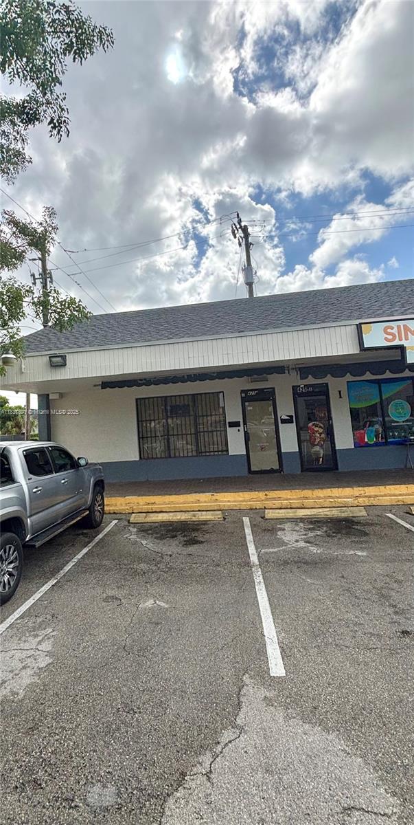 FOR LEASE a 700 square foot end cap retail space in good condition. Previously a check cashing store and office. Located in a busy shopping plaza in Little Havana, between Flagler and Calle Ocho. Very central location.